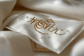 日本chanel衣服洗水标；chanel 水洗标