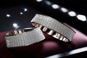 卡地亚满天星手镯、卡地亚满天星窄版手镯官方价格