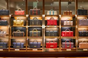 女士lv包包价格和图片及价格大全，女士lv包包价格和图片及价格大全集