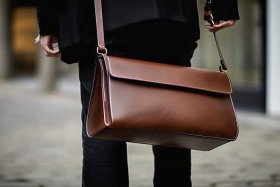 男士一般用什么款式包包 男士一般用什么款式包包比较好