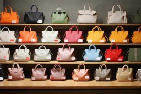 女士布包包品牌大全及价格（女士布包包品牌大全及价格表）