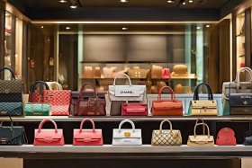 女款包包都有哪些品牌名称；女款包包都有哪些品牌名称呢