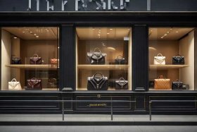 哪里买香奈儿包（哪里买香奈儿包包）