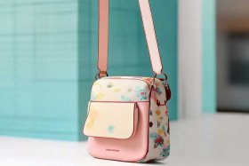 女斜挎包帆布小挎包，女斜挎包帆布小挎包好看吗