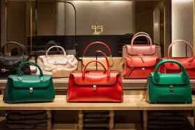 女包十大轻奢品牌排行榜 女包十大轻奢品牌排行榜及价格