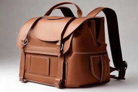 女士正宗双肩背包（女士正宗双肩背包价格）