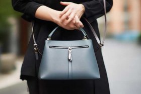 女包单肩包斜挎包，包包女斜挎包单肩包