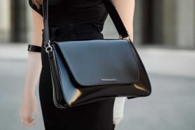 女包斜挎包最新款；女包斜挎包最新款图片