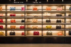 三线品牌包包排行榜图片；三线品牌包包排行榜图片及价格