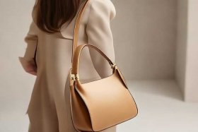 女性买什么包好看、女性买什么包好看又实用