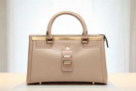 两三千左右的包包品牌 - 两三千左右的包包品牌推荐