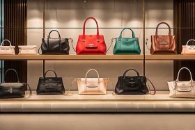 女性时尚包包品牌（女性时尚包包品牌有哪些）