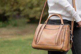 女士斜挎包新款50岁大容量、女士斜挎包新款50岁大容量牛津包