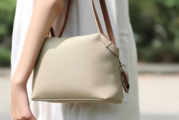 女士斜挎包30至50元 女士斜挎包30至50元左右