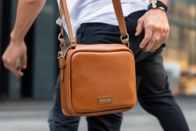 男士休闲挎包什么牌子的比较好 男士休闲挎包什么牌子的比较好看