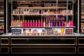 女性化妆品品牌排行榜前十名是哪些；女性化妆品品牌排行榜前十名是哪些牌子