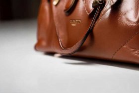 京东奢侈品包包是正品吗 京东的奢侈品包包是正品吗