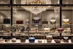 全球奢侈品排行榜前十名有哪些，全球奢侈品排行榜前十名有哪些品牌