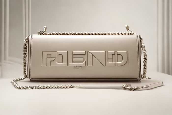 蔻驰最近很火的一款包包 - 蔻驰最近很火的一款包包图片 蔻驰最近很火的一款包包 - 蔻驰最近很火的一款包包图片