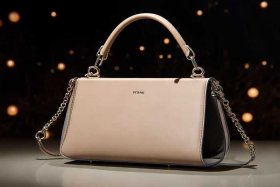 轻奢小众包包手提包，小众轻奢包包品牌排行榜