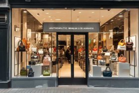 女包在哪买正品比较好（女包在哪买正品比较好呢）