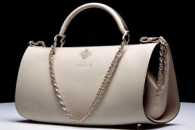 三万元左右的包包推荐；三万元左右的包包推荐品牌