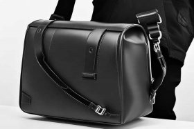 男士单肩包斜挎包男新款；男士单肩斜挎包价位
