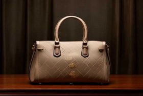 普拉达包包保值吗 - 普拉达包包保值吗知乎