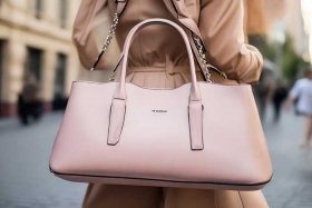 女生一般用什么包包 - 女生一般用什么包包牌子