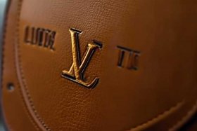 几百块的lv包包很假吗、几百块的lv包包很假吗是真的吗