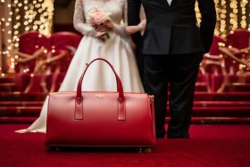 婚礼红色品牌包包图片（婚礼红色系列图片）