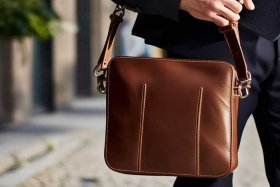男士头层牛皮斜挎包，十大男士牛皮挎包排行榜