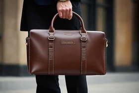 男士手提包哪个品牌比较好，男士手提包哪个品牌比较好用