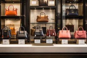 国际包包品牌大全及价格表（国际包包品牌大全及价格表图片）