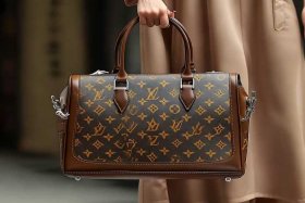 路易威登lv最新款女包，lv路易威登女包包经典款