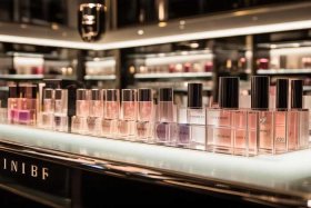 纪梵希属于什么档次的化妆品，纪梵希属于什么档次的化妆品品牌