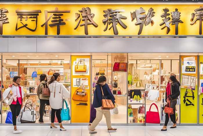 国内中低档女包品牌有哪些（国内中低档女包品牌有哪些牌子）