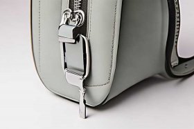 女士小包包斜挎包拉链头是几号，包包拉链头一般是几号