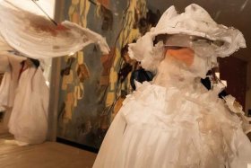 年轻女孩买什么牌子包，年轻女孩买什么牌子包包好