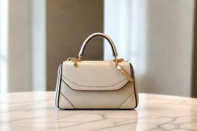 轻奢包包品牌200左右，轻奢包包品牌200左右价格