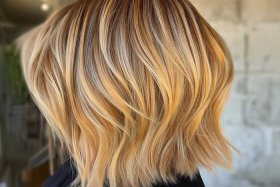 今年最流行的发色；今年最流行的发色盖白发吗