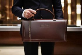 男士包包十大名牌名称（男士包包十大名牌名称大全）