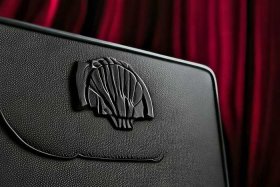 普拉达的标志logo，普拉达的标志logo有几种图案