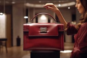 女包品牌介绍文案（女包品牌介绍文案大全）