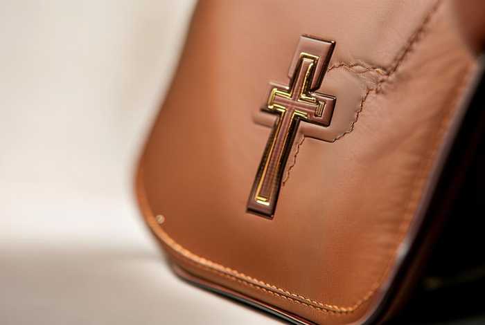 名牌包包标志logo十字 名牌包包标志logo十字图片