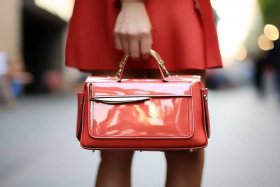 今年流行什么女式小包包 今年流行什么女式小包包呢