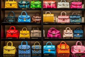 女士lv包包价格和图片及价格；女士lv包包价格和图片及价格大全