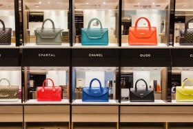 商场常见的女包品牌有哪些，商场常见的女包品牌有哪些牌子