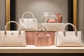 轻奢侈品包包品牌有哪些；轻奢侈品包包品牌有哪些牌子