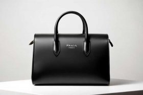 普拉达经典款包 - 普拉达经典款包包三年前卖多少钱